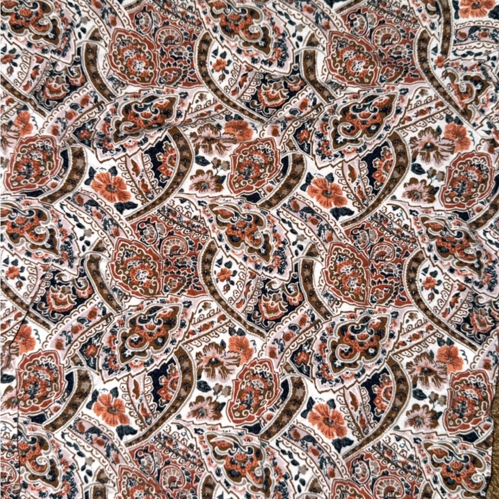 Patterned Women's Top - Picture 2 of 4